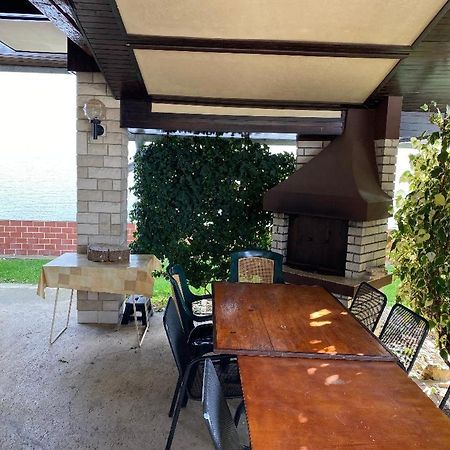 Adorable 1-Bedroom Guesthouse & Private Parking Place Velika Mlaka Екстериор снимка