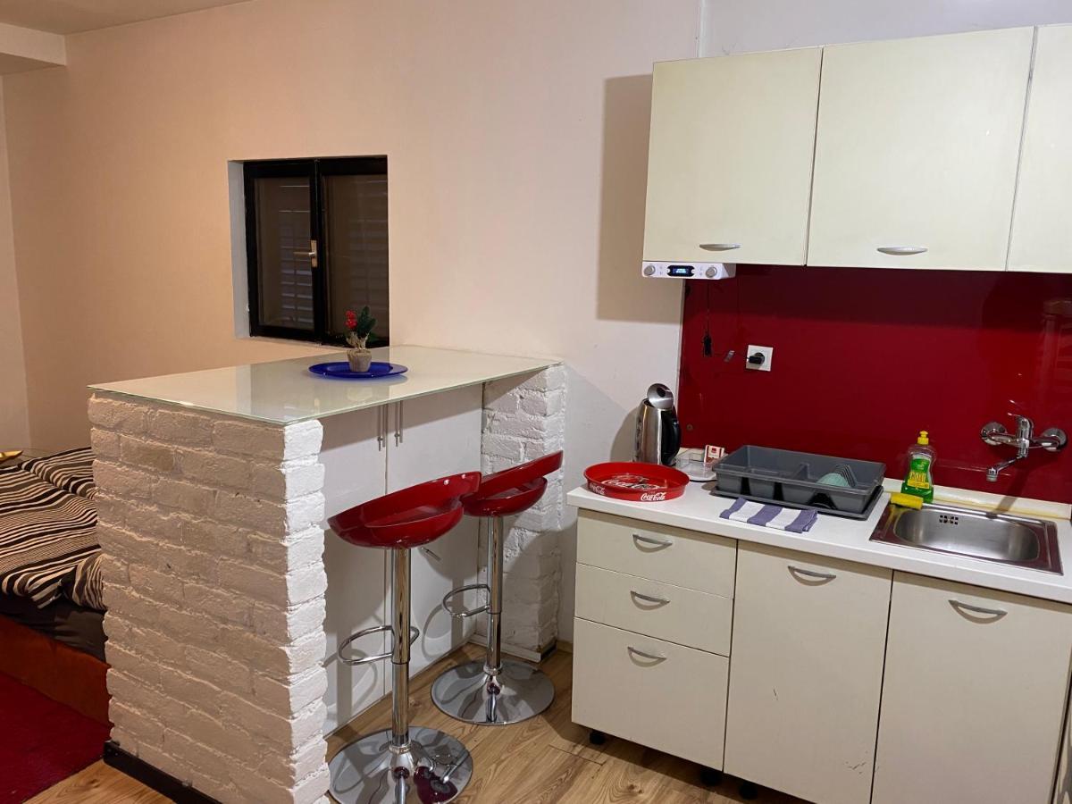 Adorable 1-Bedroom Guesthouse & Private Parking Place Velika Mlaka Екстериор снимка